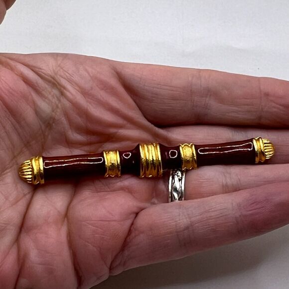 Signed Gerard YOSCA Vintage Enameled BAR BROOCH Pin Gold Tone Costume Jewelry - Picture 2 of 8